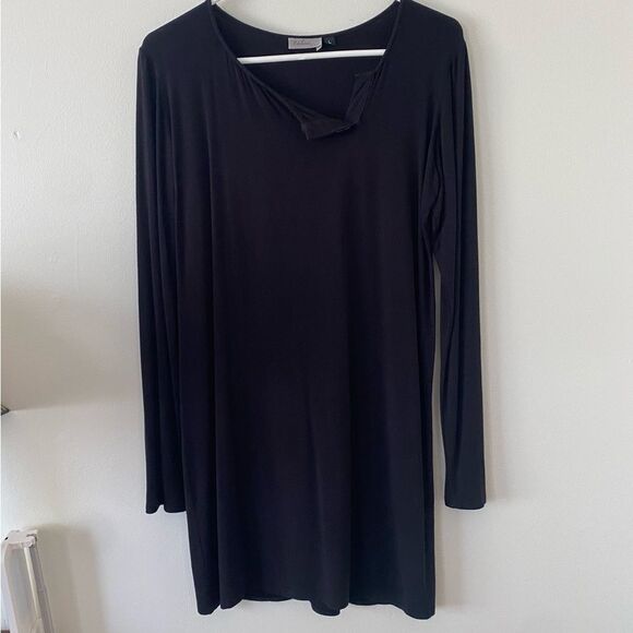 Dresses & Skirts - Edelweiss by Sarah Black Long Sleeve Mini Dress Size L